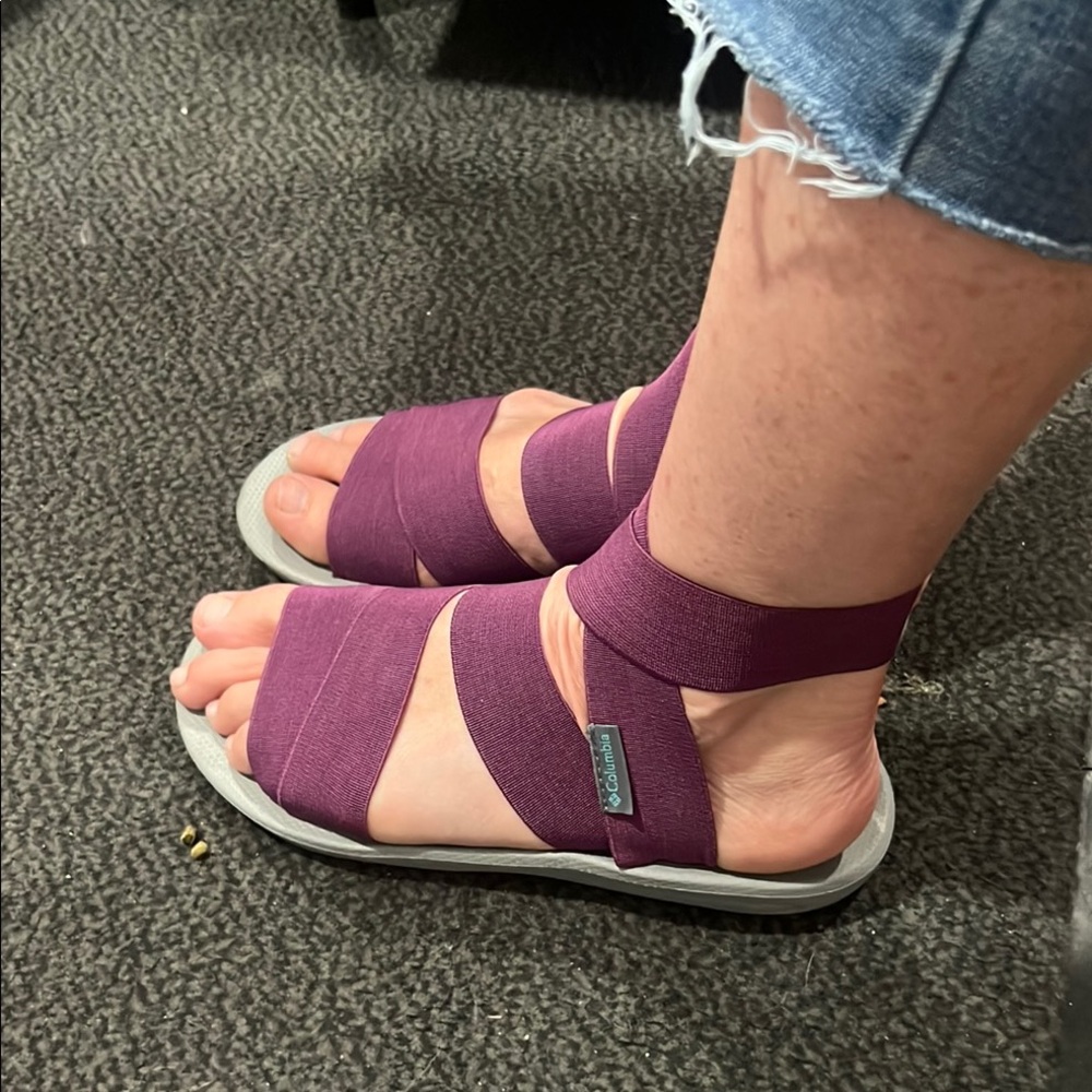 Columbia woman’s Barraca strap sandal size 6